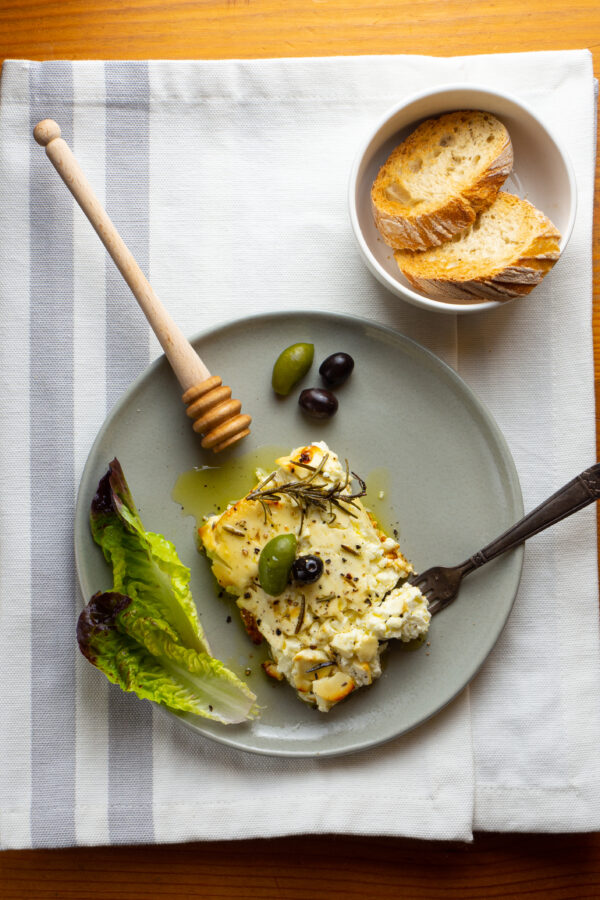 Stylisme et photographie culinaire - Feta rôtie miel olive