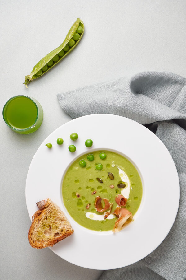 Stylisme et photographie culinaire - Gazpacho de petits pois